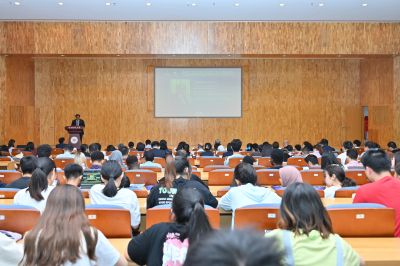 国邦医药受邀参加中国药科大学“一带一路”药学国际产学研用合作论坛暨“一带一路”药学教育联盟成立筹备会